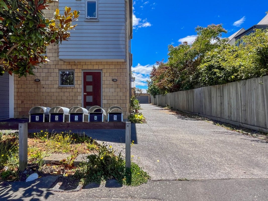 67 Burke Street, Addington, Christchurch - Carousel 14