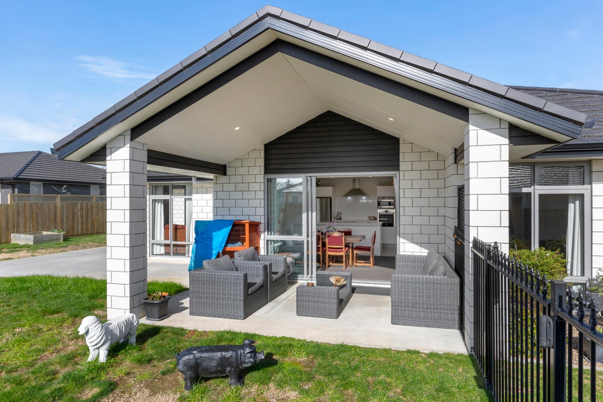 4 Plescher Crescent, Leamington, Cambridge - Carousel 24