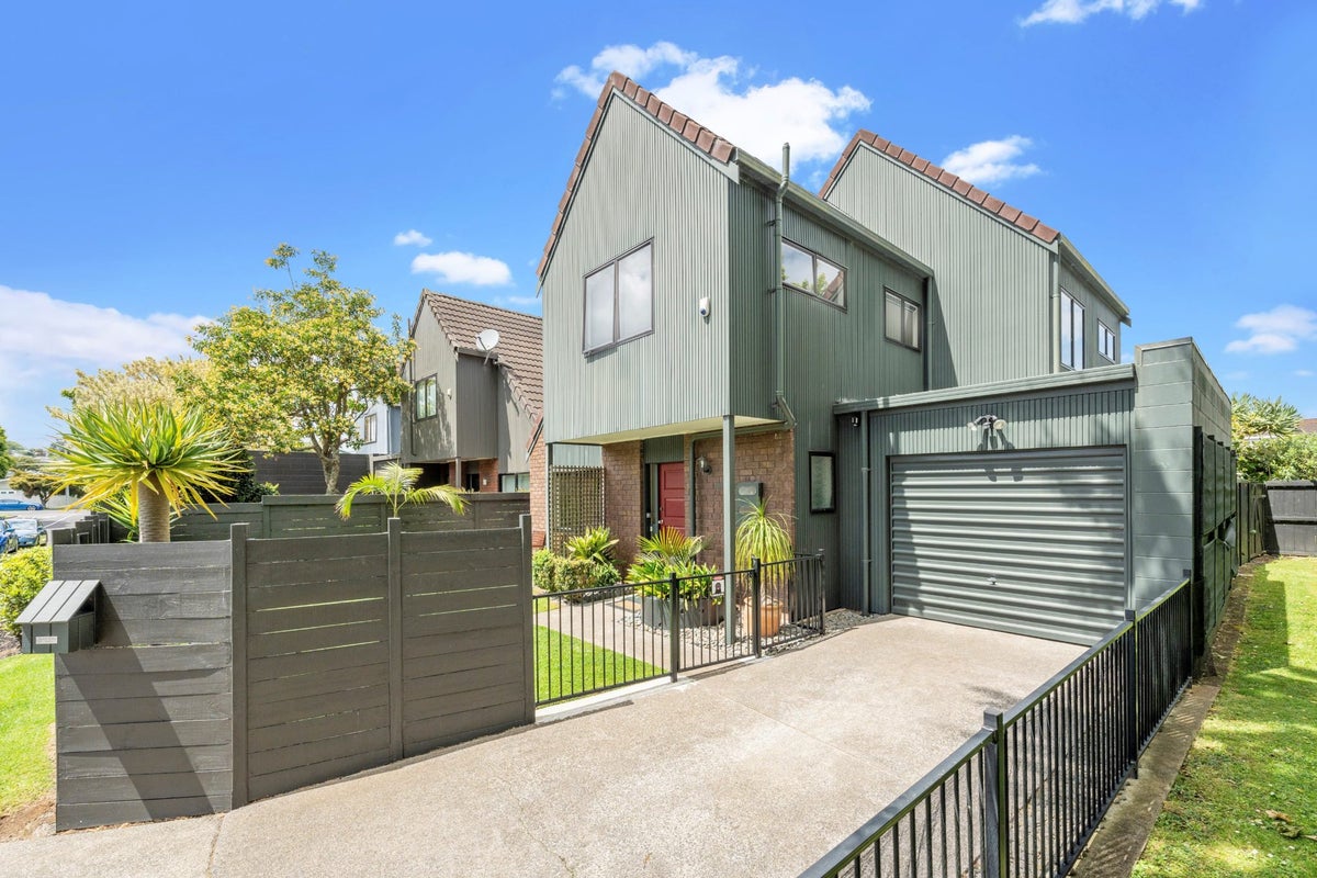 5 Balmer Lane, Mount Eden, Auckland - Carousel 1