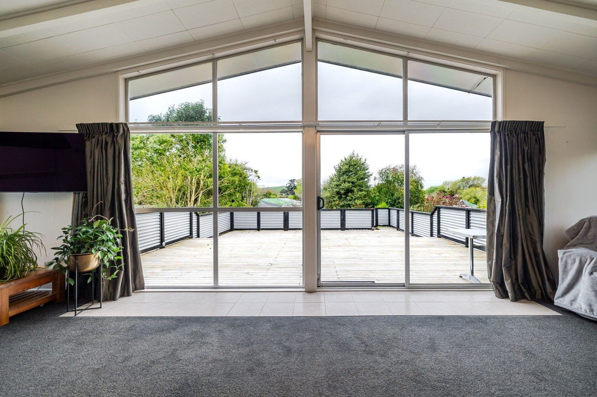 48 Tui Street, Pahiatua - Carousel 2