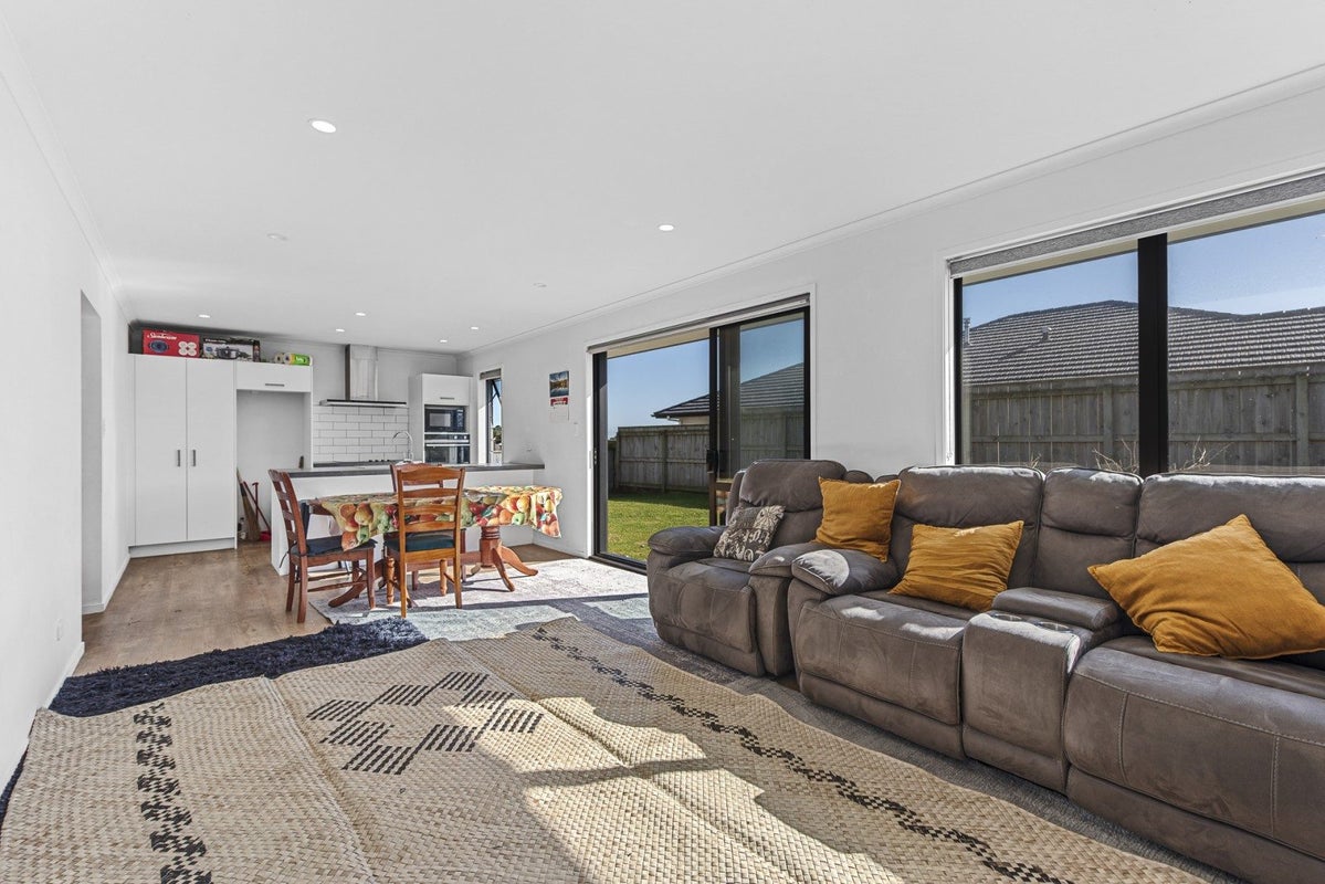 8C Amy Way, Bell Block, New Plymouth - Carousel 2
