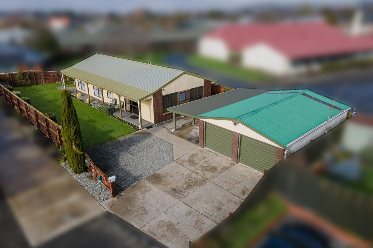 9 Flaxwood Lane, Waltham, Christchurch - Carousel 19