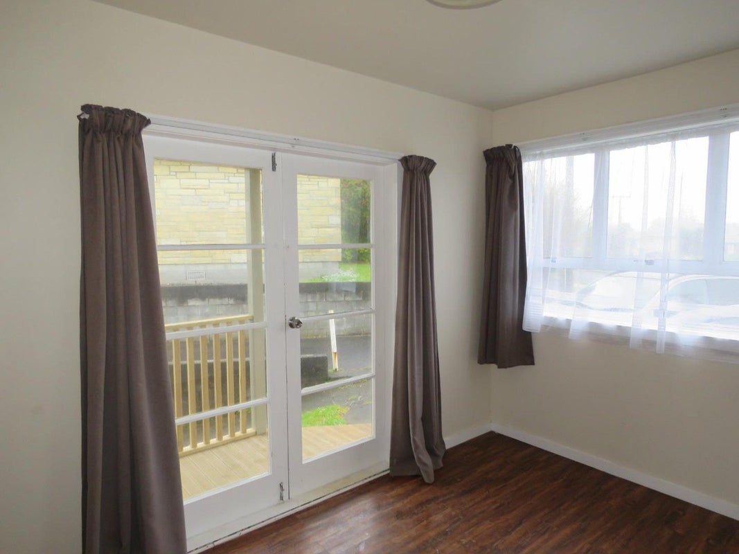 14 Barclay Street, Ferndale, New Plymouth - Carousel 2