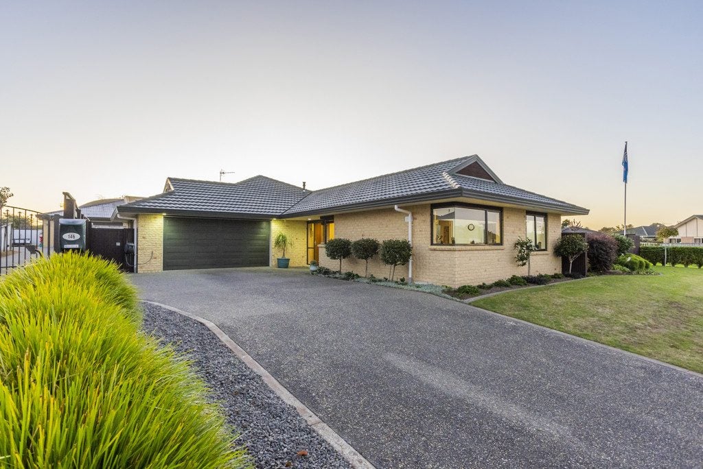 146 Guildford Drive, Paraparaumu Beach, Paraparaumu - Carousel 1