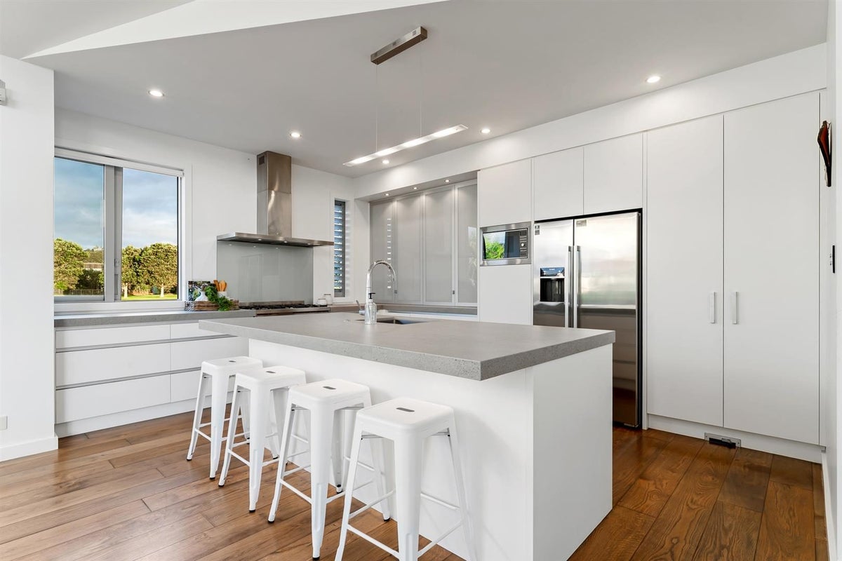 39 Paraoa Crescent, Omaha - Carousel 2