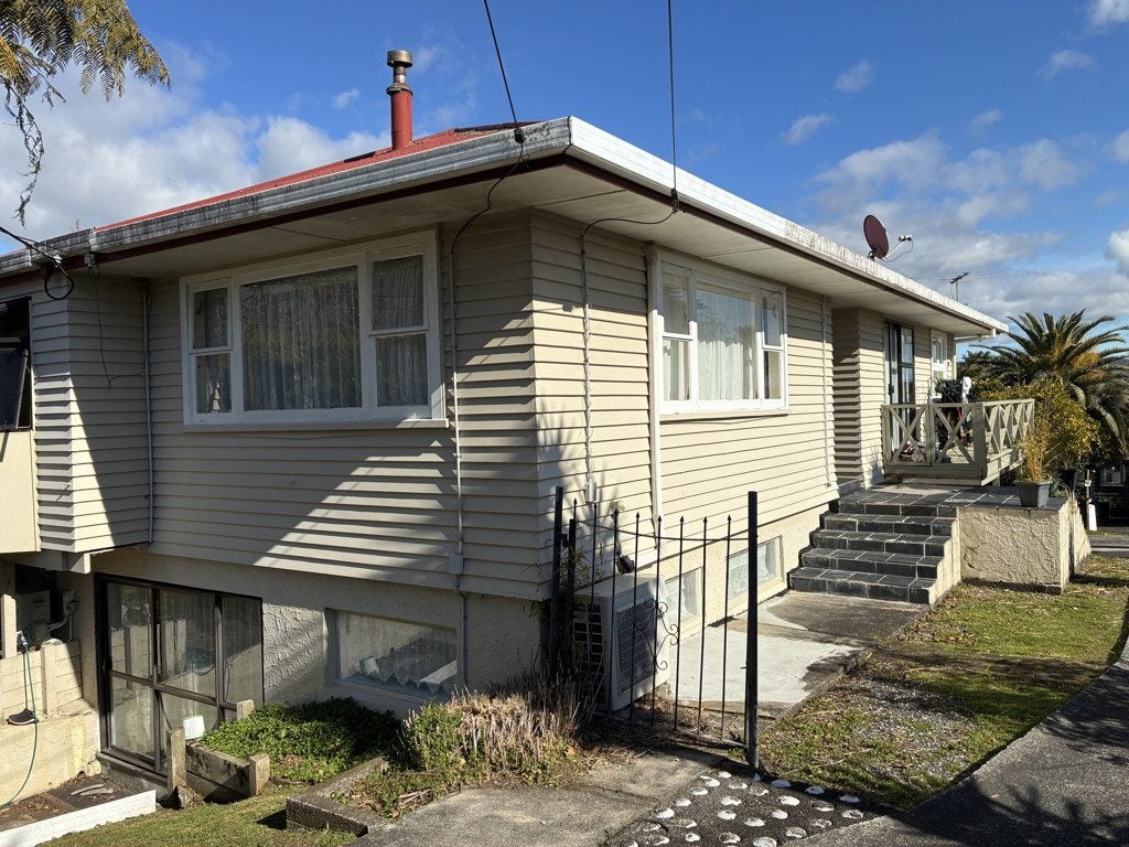 49 Woodglen Road, Glen Eden, Auckland - Carousel 26