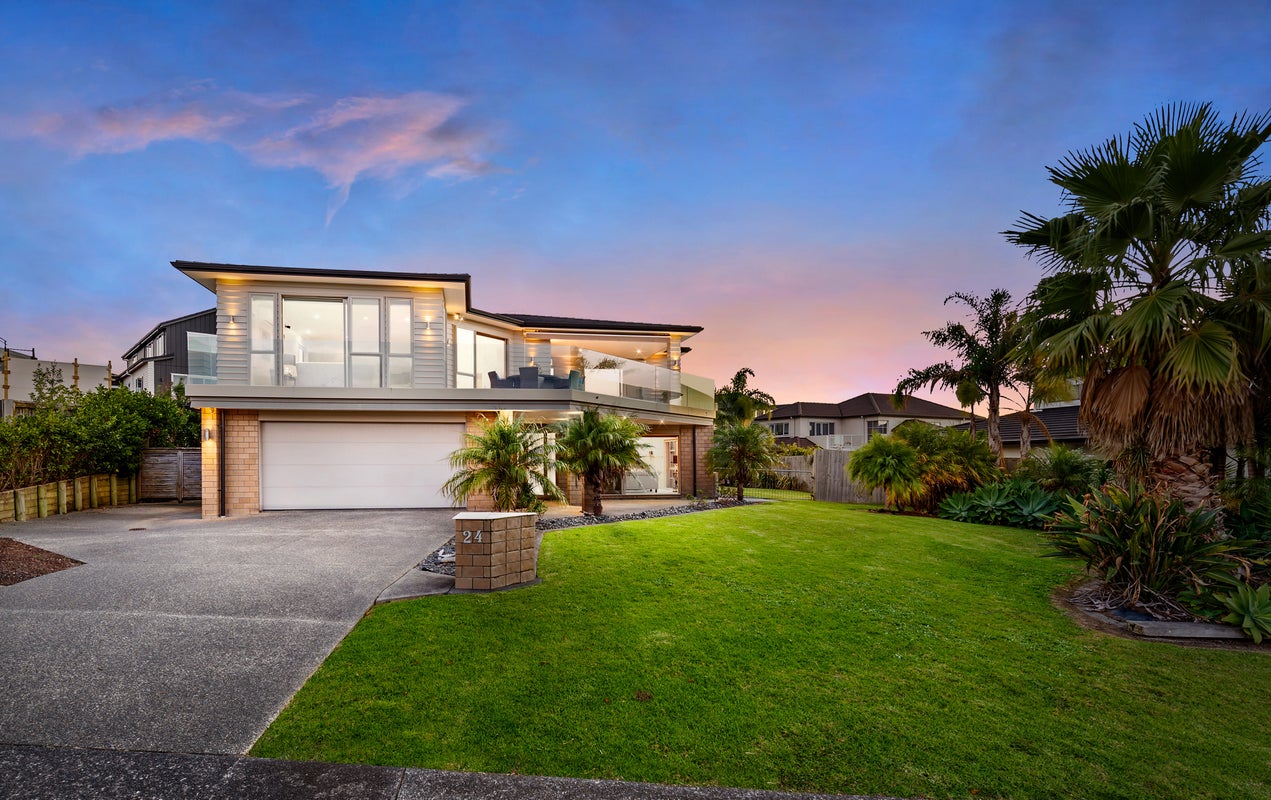 24 Intrepid Crescent, Beachlands, Auckland - Carousel 1