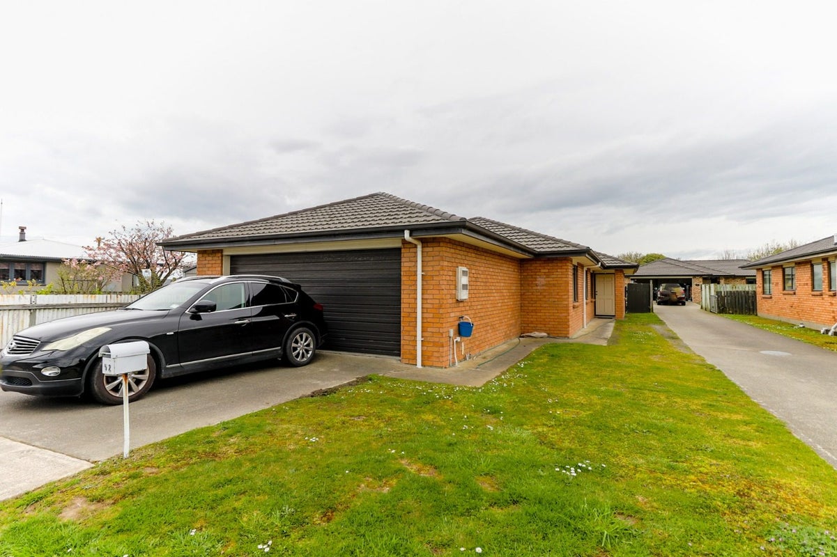 52 Avon Road, Clifton, Invercargill - Carousel 1