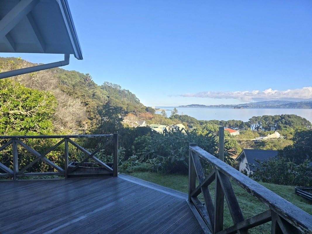 21 Kotari Road, Days Bay, Lower Hutt - Carousel 1