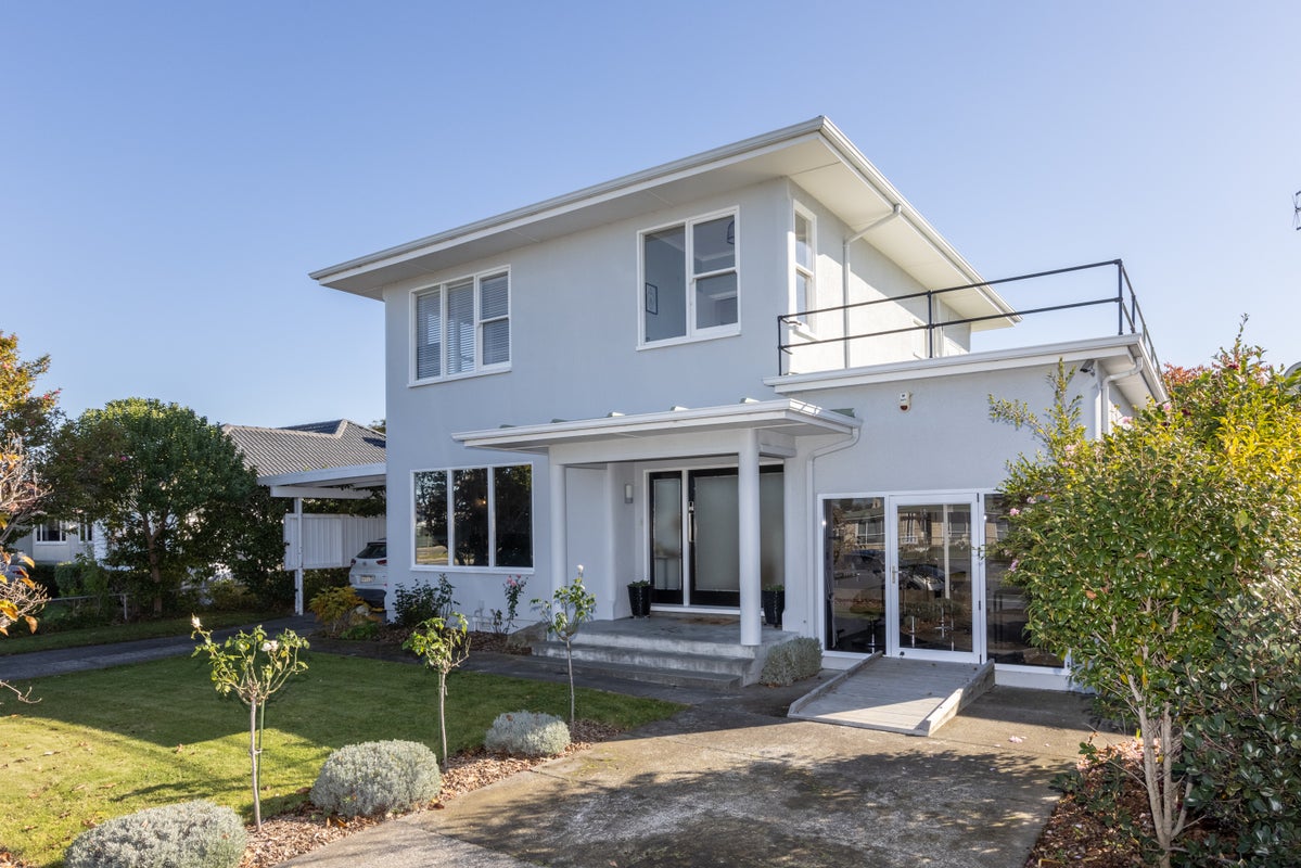 271 Kennedy Road, Onekawa, Napier - Carousel 1