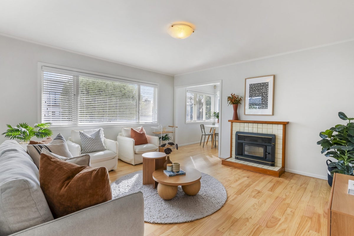 3 Roby Street, Te Atatu Peninsula, Waitakere City, Auckland - Carousel 2