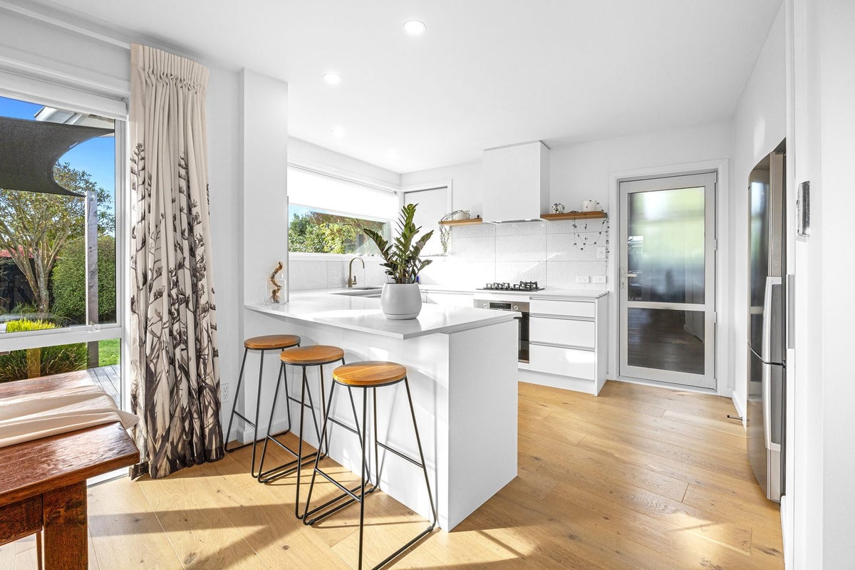 44 Harrowdale Drive, Avonhead, Christchurch - Carousel 2