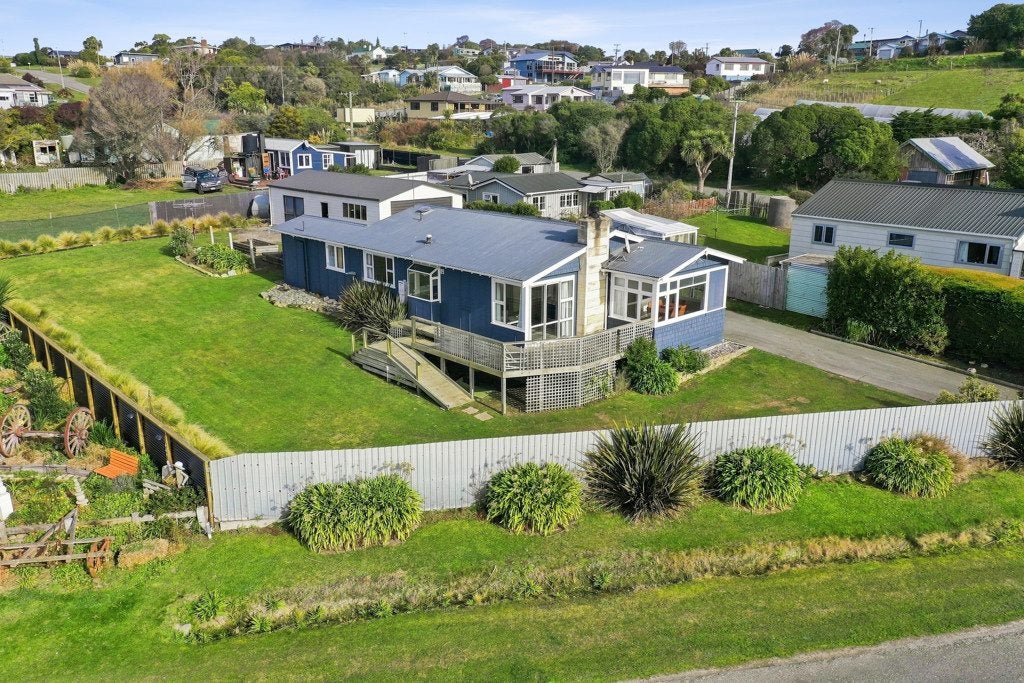 15 Harbour Terrace, Kakanui, Oamaru - Carousel 2