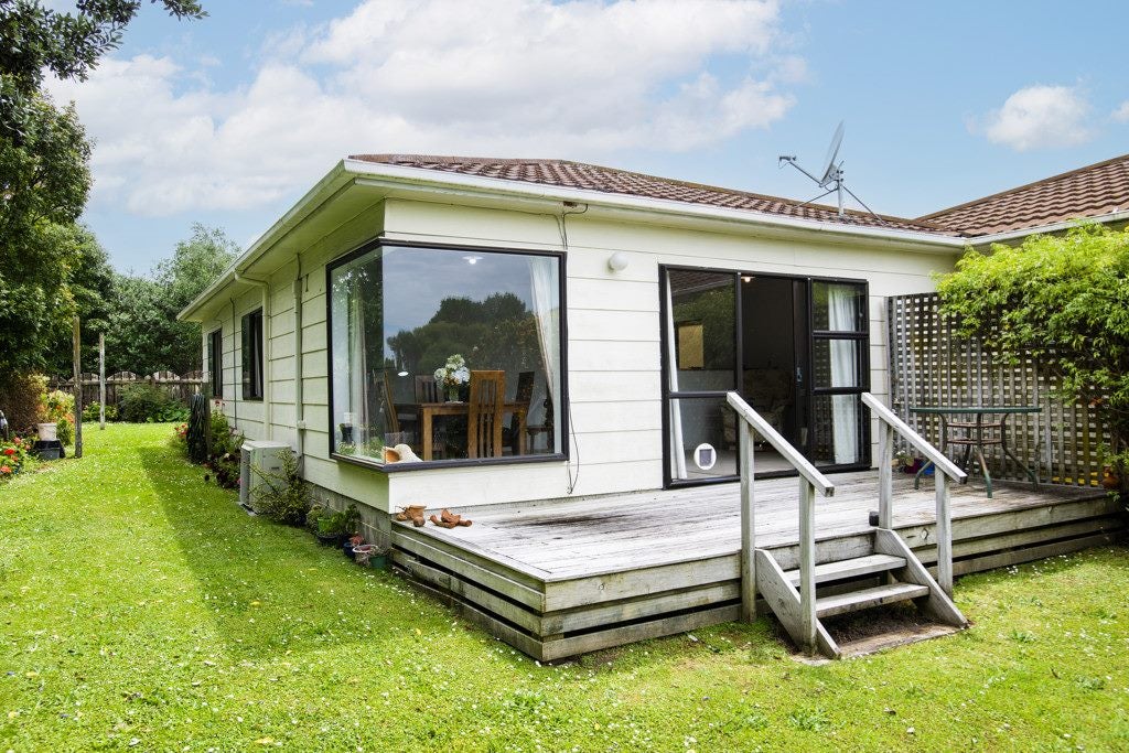 16A Oak Street, Mangapapa, Gisborne - Carousel 1