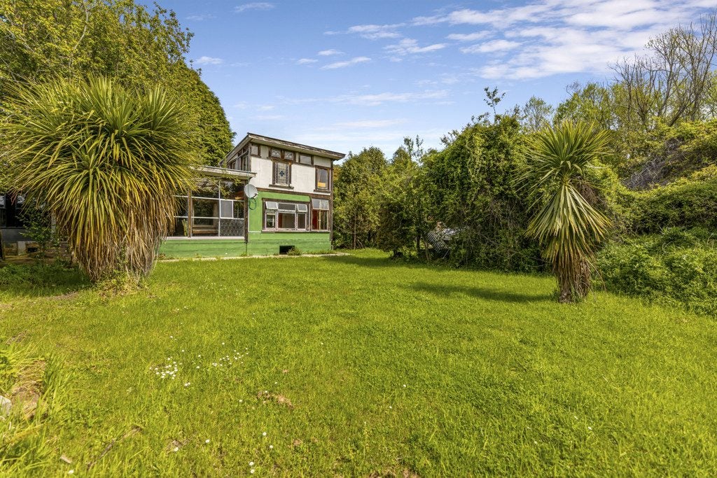 19 Holm Avenue, Broad Bay, Dunedin - Carousel 2