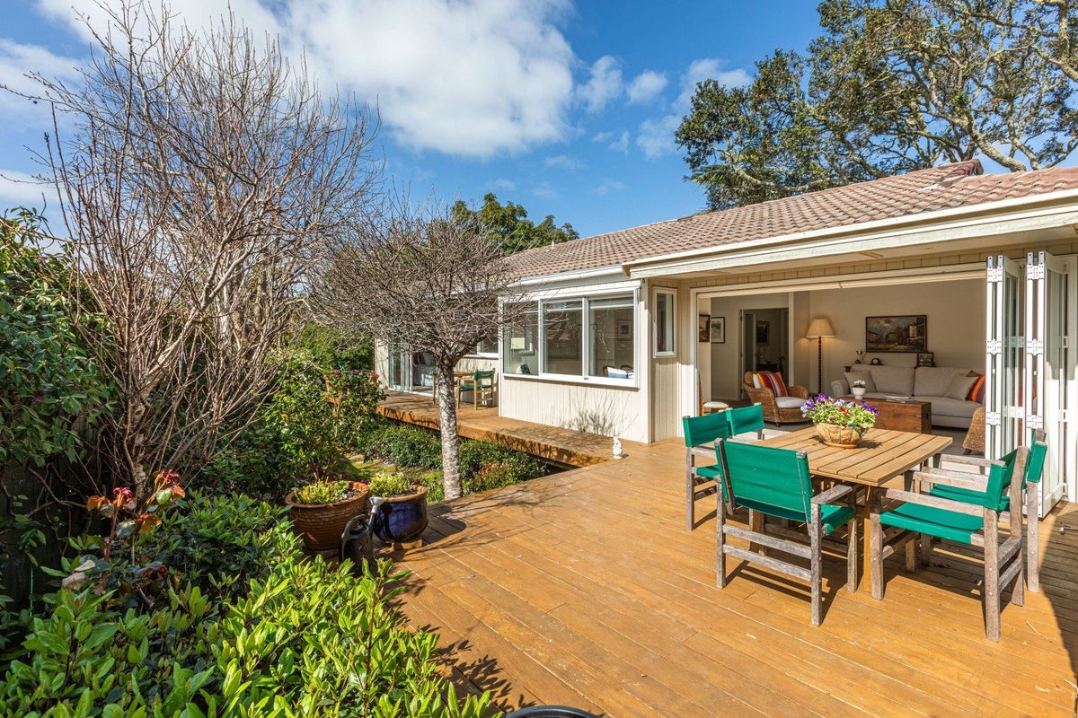 1/5 Hanlon Crescent, Narrow Neck, Auckland - Carousel 1
