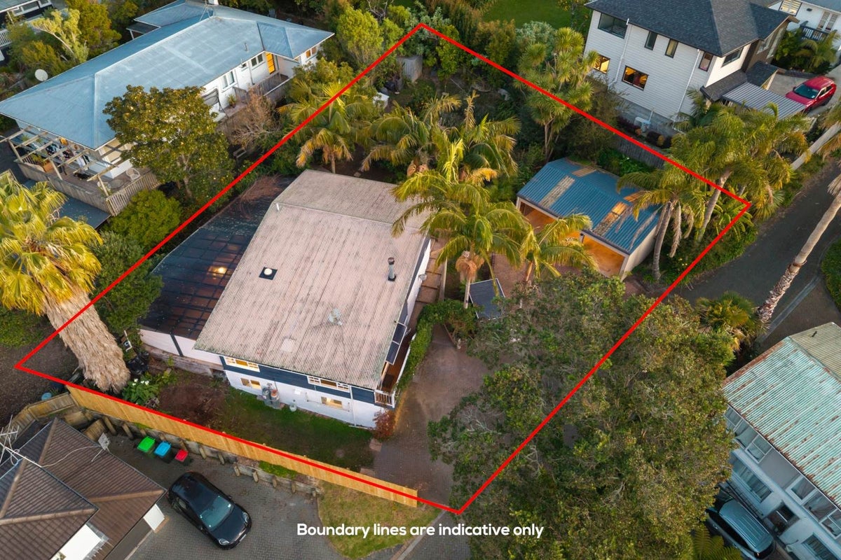 37 Caronia Crescent, Lynfield, Auckland City, Auckland - Carousel 1