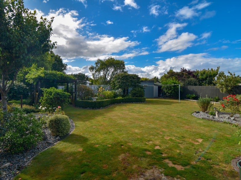 25 Lincoln Road, Carterton - Carousel 2