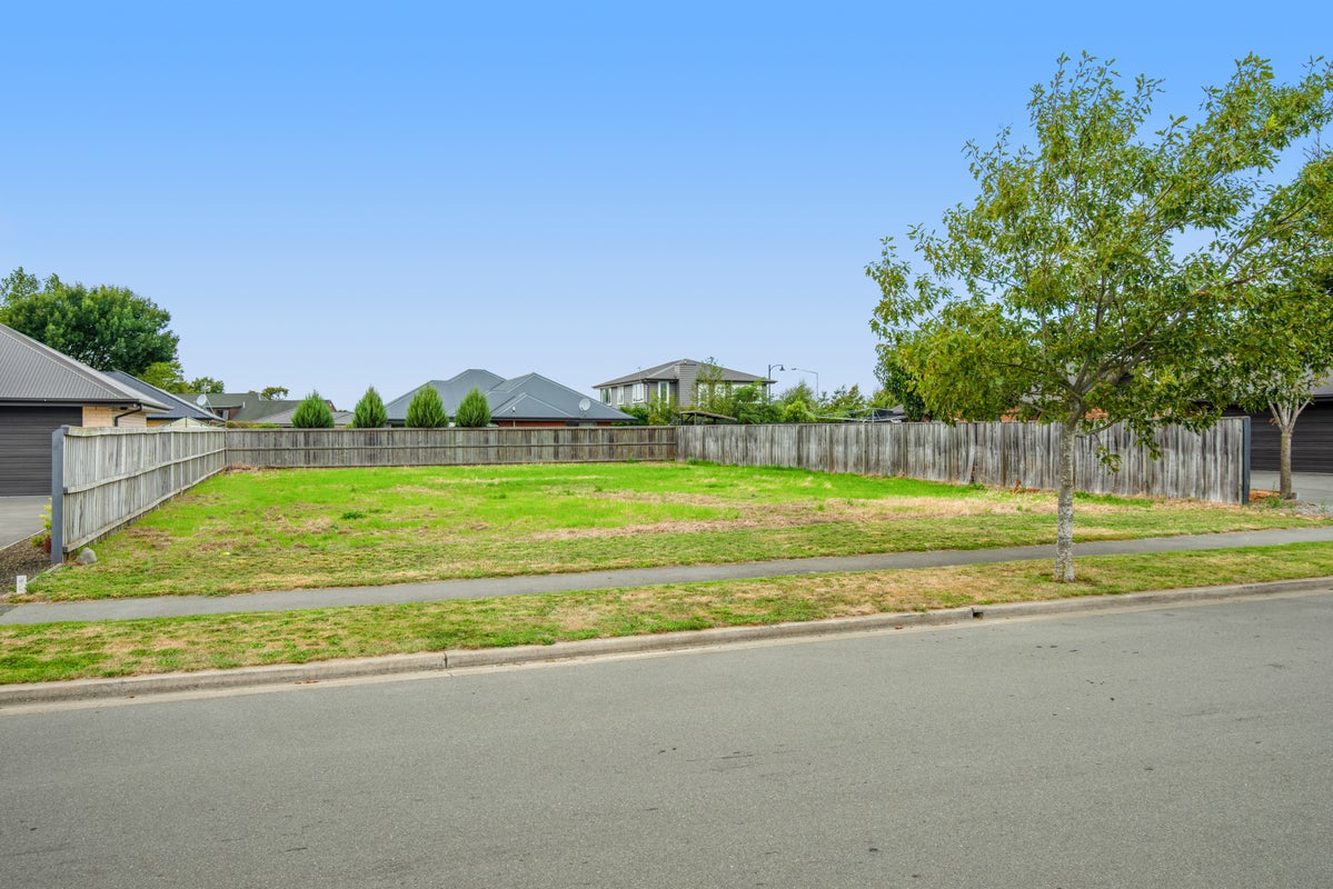 4 Little Oaks Drive, Yaldhurst, Christchurch - Carousel 1