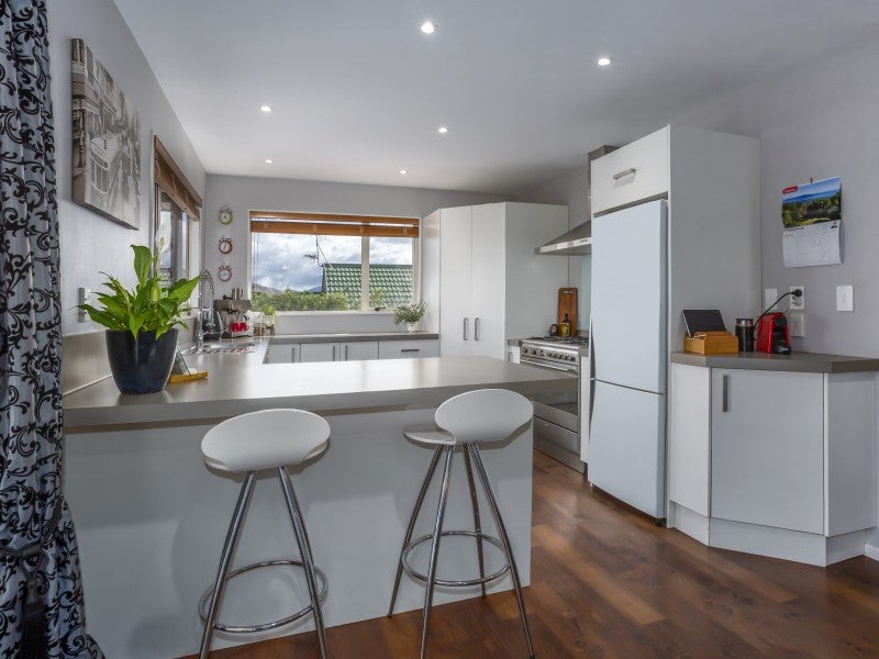74 Navigation Drive, Whitby, Porirua - Carousel 2