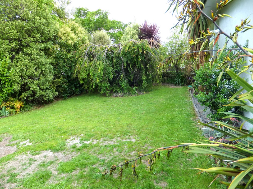 22 Cavendish Crescent, Awapuni, Palmerston North - Carousel 16