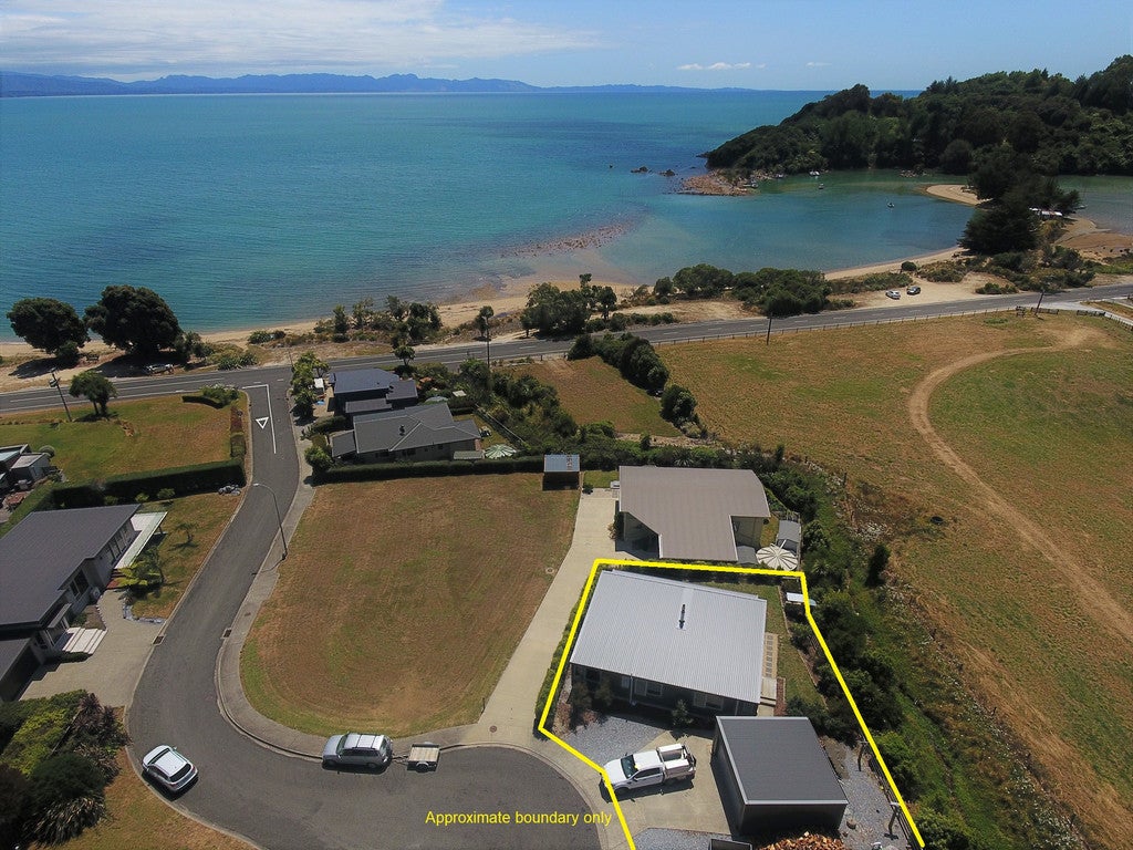 11 Leisure Lane, Takaka - Carousel 1