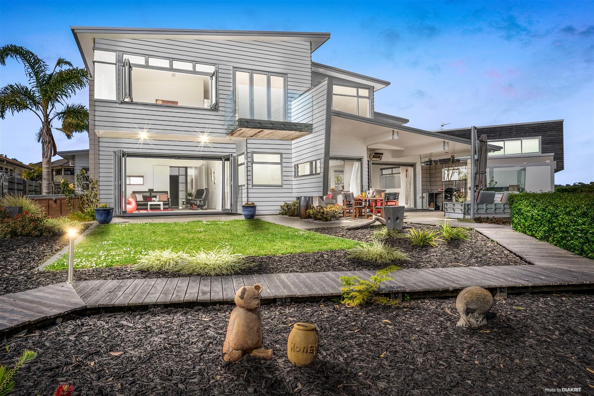 75 Pine Harbour Parade, Beachlands, Auckland - Carousel 1