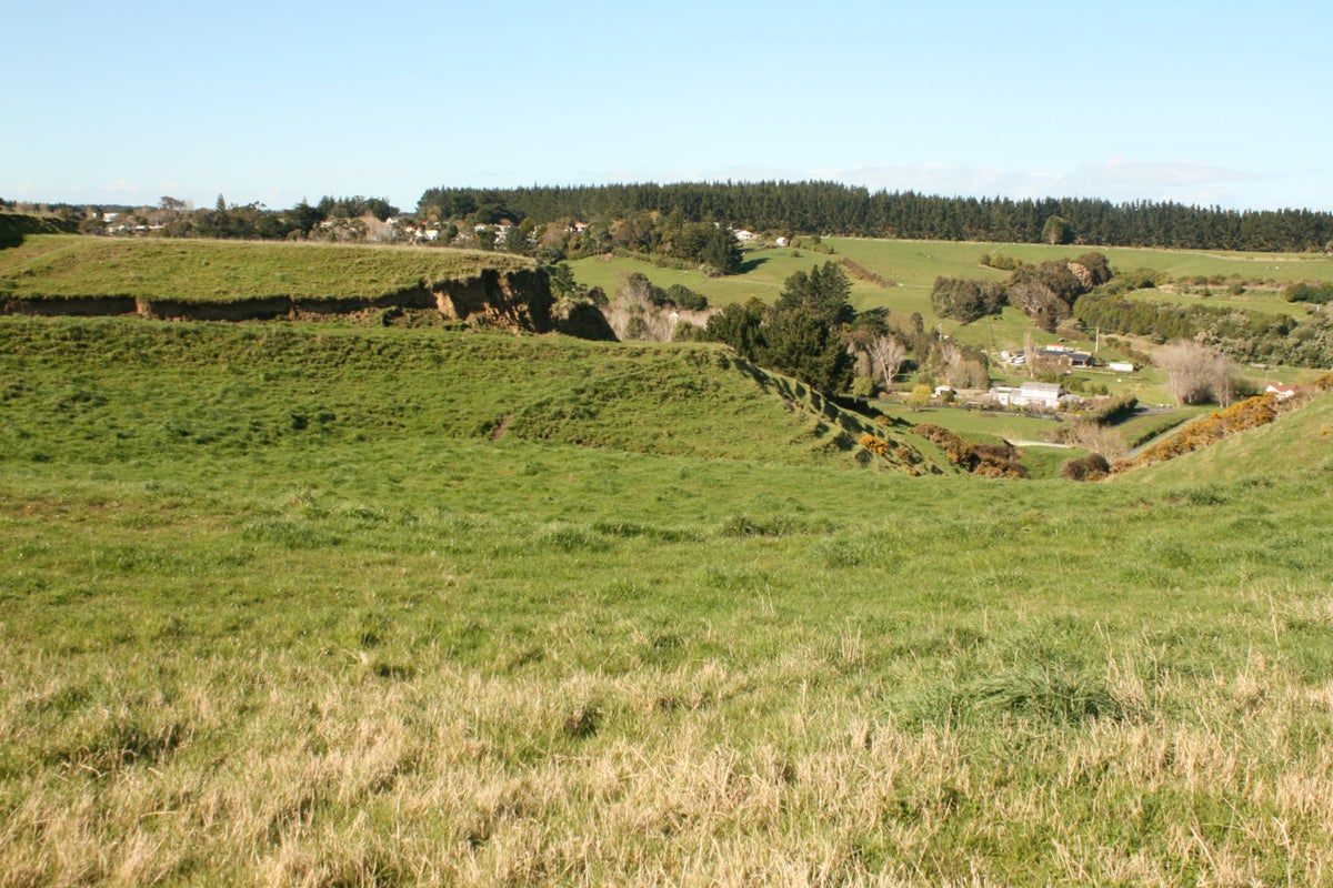 38 Cracroft Drive, Putiki, Whanganui - Carousel 1