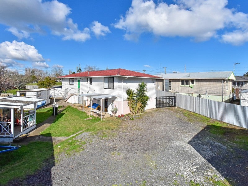 3 Crown Crescent, Otara, Auckland - Carousel 1