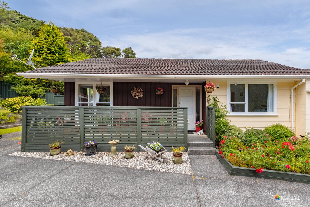 2/20 KAPONGA ST, Wainuiomata, Lower Hutt - Carousel 1