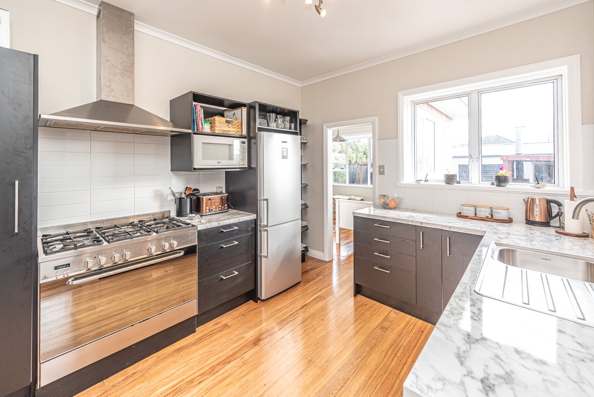 31 Nixon Street, Whanganui East, Whanganui - Carousel 2