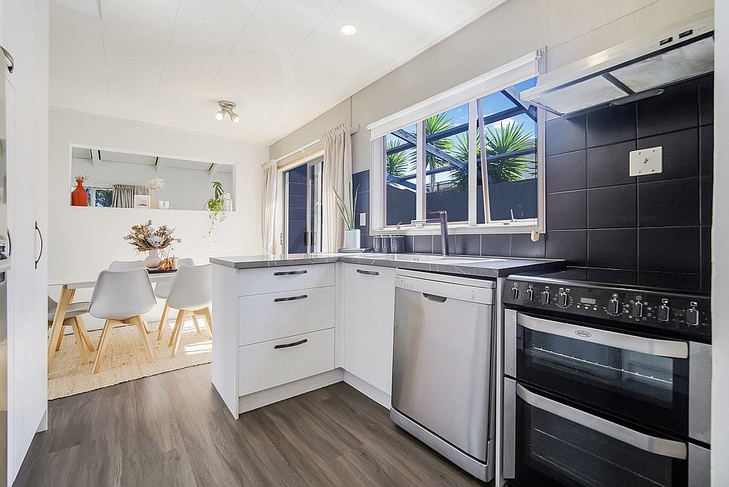 149 Govett Avenue, Frankleigh Park, New Plymouth - Carousel 1