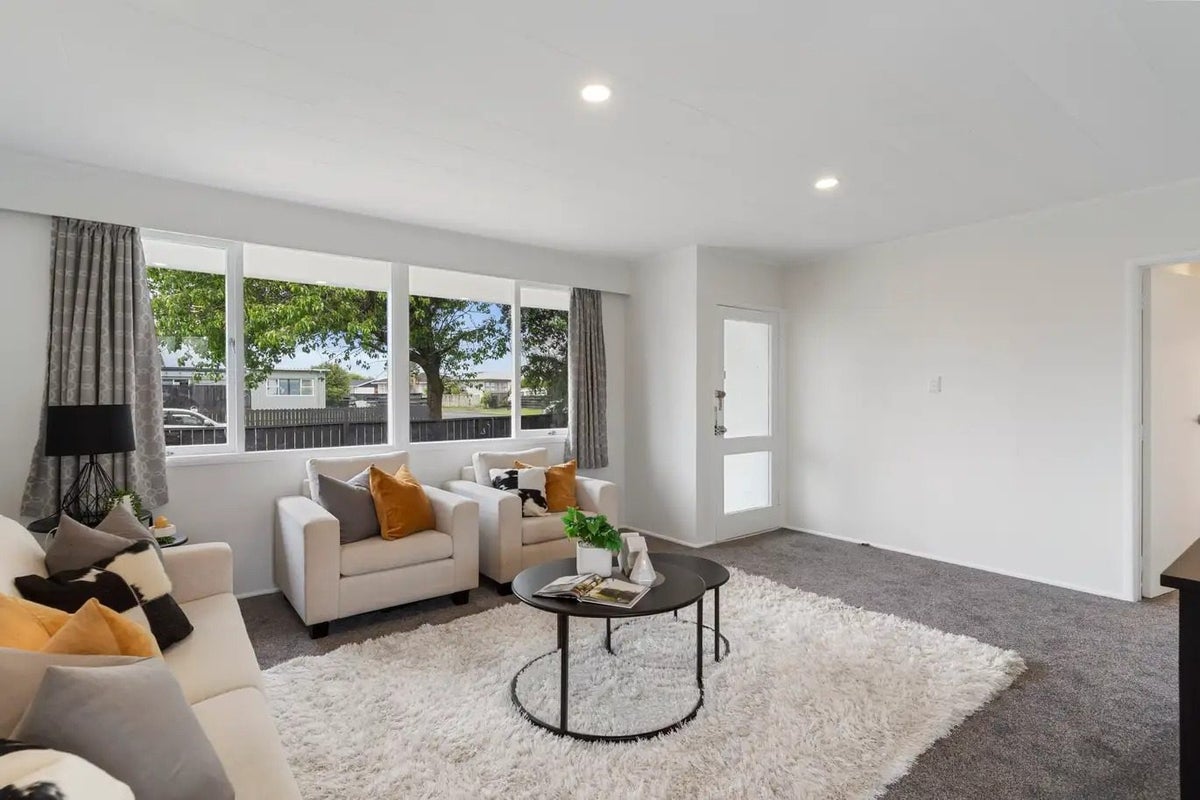 17 Harania Avenue, Favona, Auckland - Carousel 1