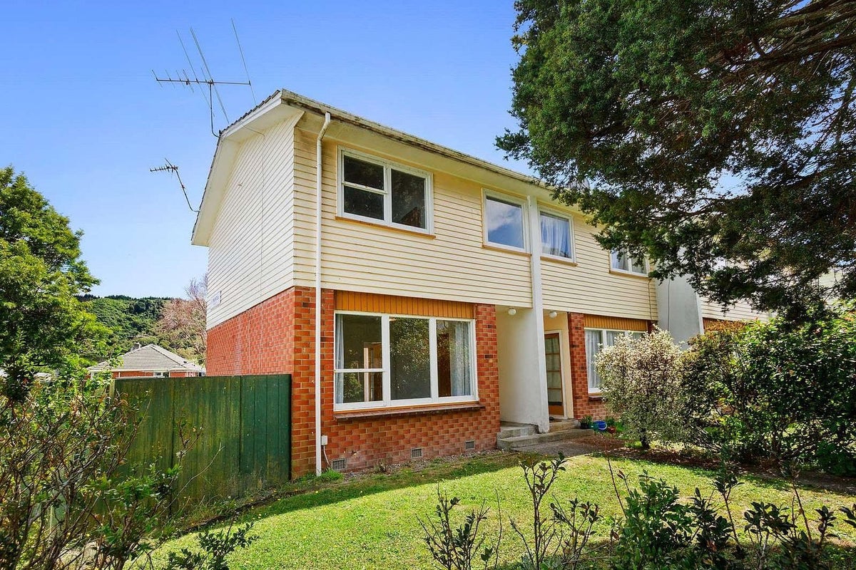 48B MERTON ST, TRENTHAM, UPPER HUTT - Carousel 1