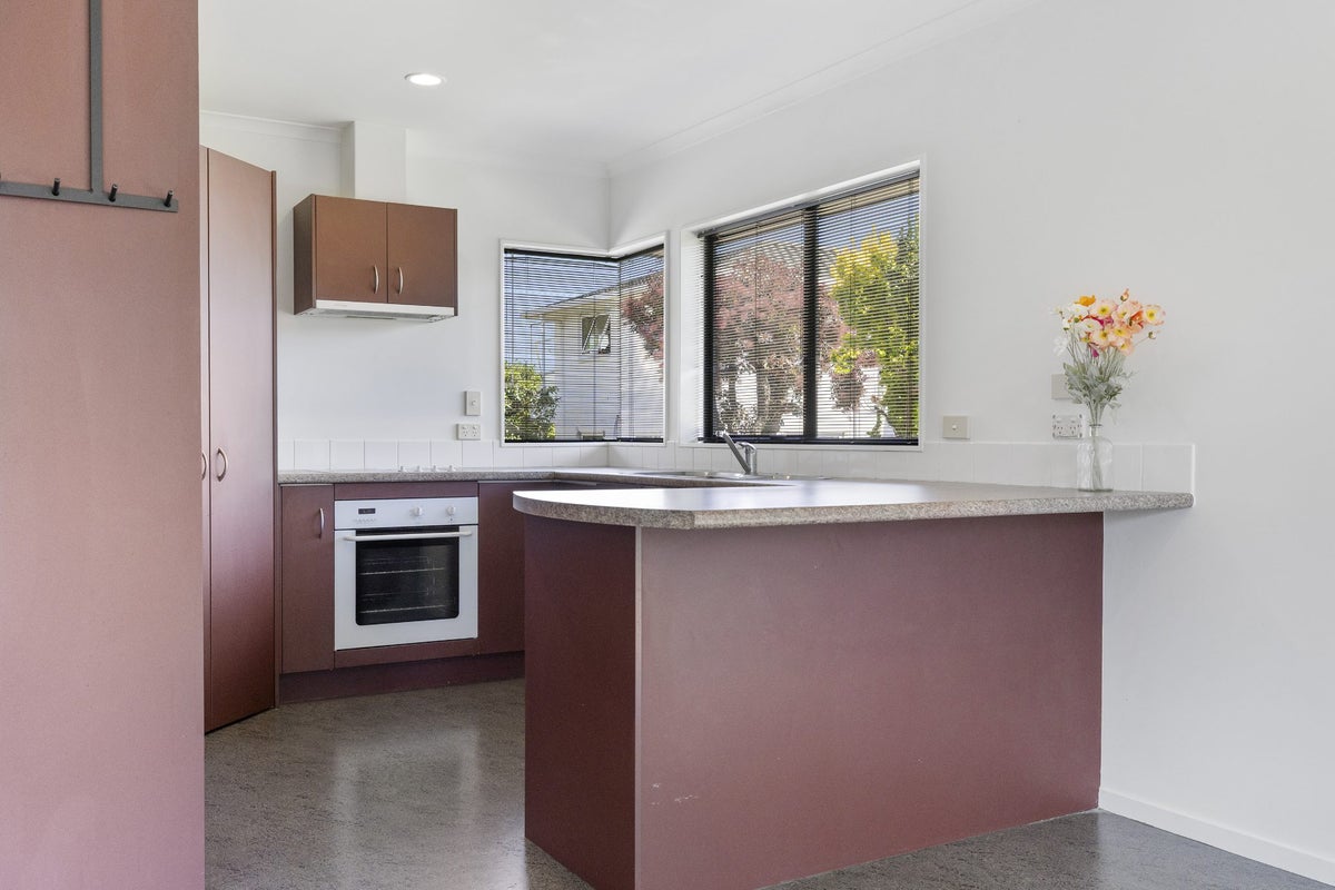 10 Frederick Street, Two Mile Bay, Taupo - Carousel 2
