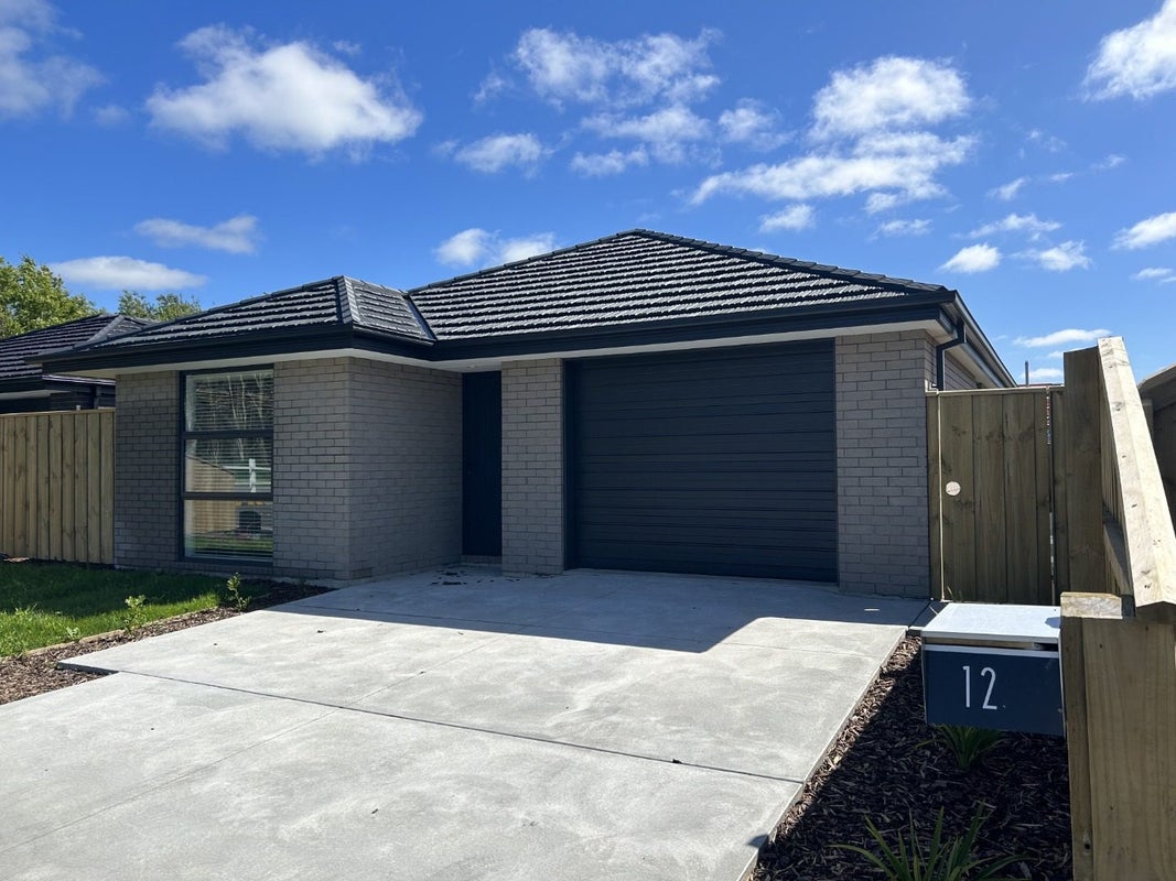 12 Applegrove Crescent, Belfast, Christchurch - Carousel 1