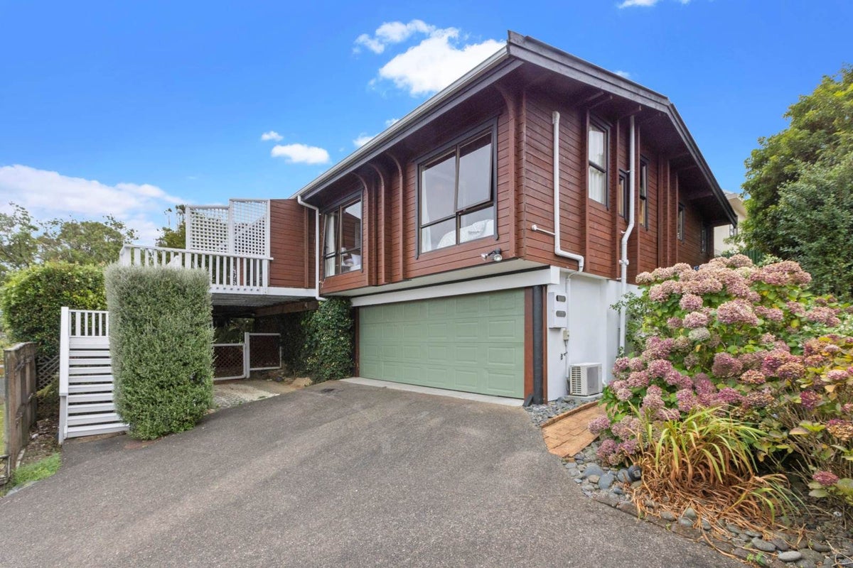 58 Francis Curtis Avenue, Blockhouse Bay, Auckland - Carousel 1