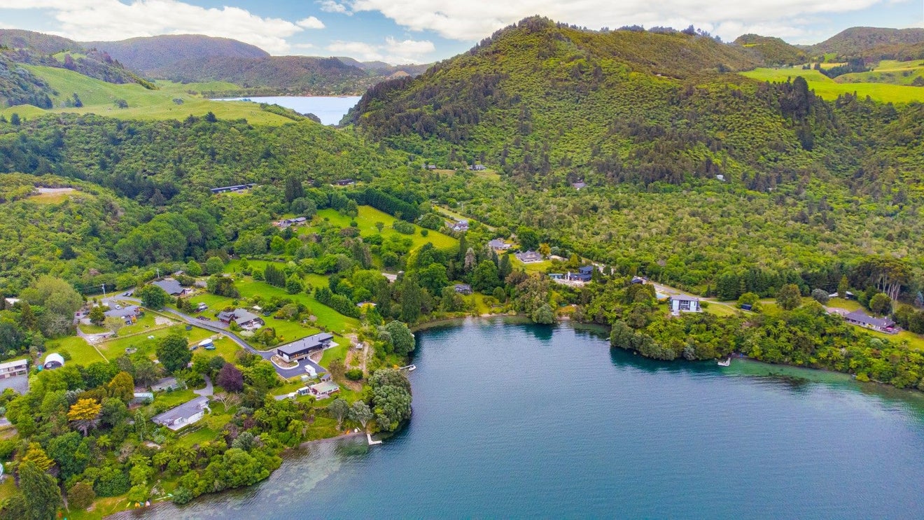 303 Spencer Road, Lake Tarawera, Rotorua - Carousel 42