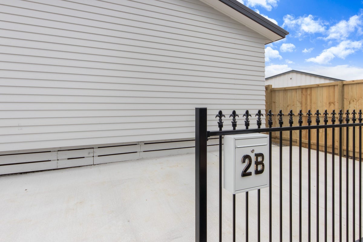 2 Saffron Street, Birkdale, Auckland - Carousel 12