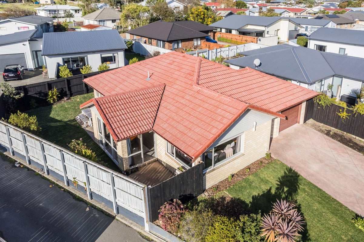 17 Fraser Colman Grove, Wainuiomata, Lower Hutt - Carousel 24