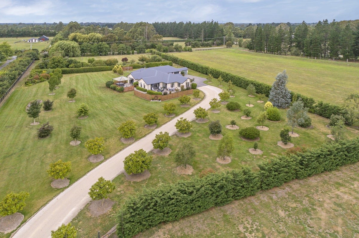 1 Aviation Avenue, Fernside, Rangiora - Carousel 2