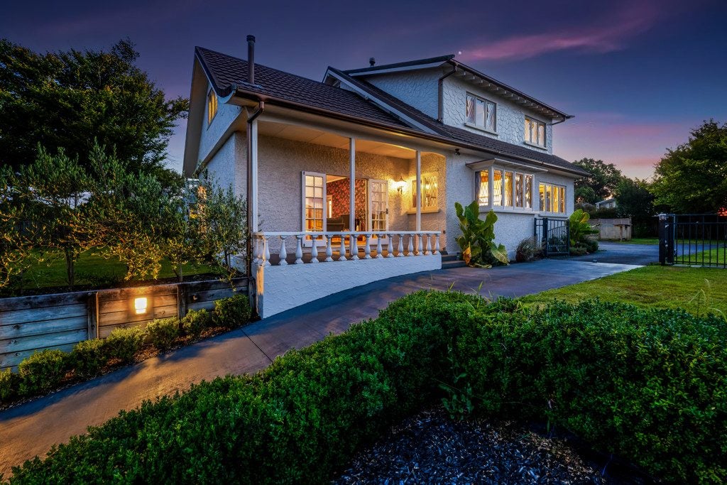 168 Brooklands Road, Vogeltown, New Plymouth - Carousel 1