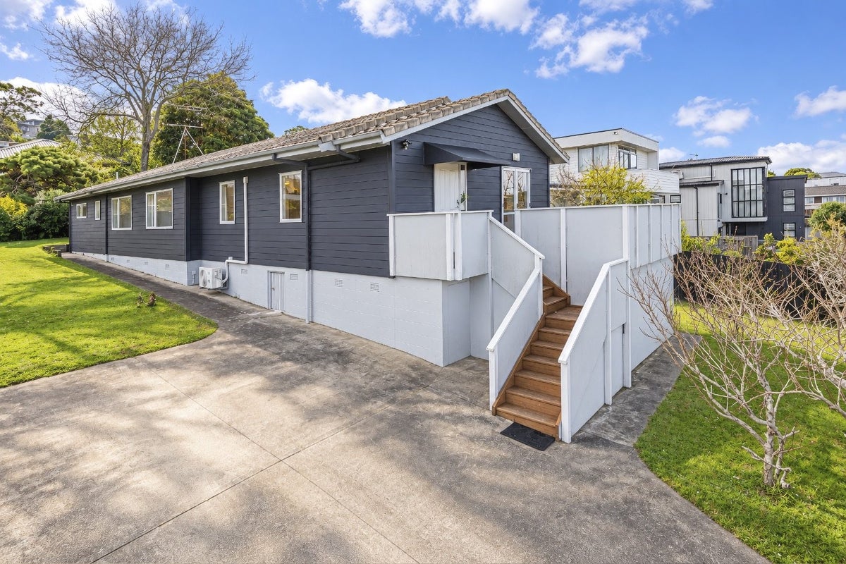 64 Grand Drive, Remuera, Auckland - Carousel 1