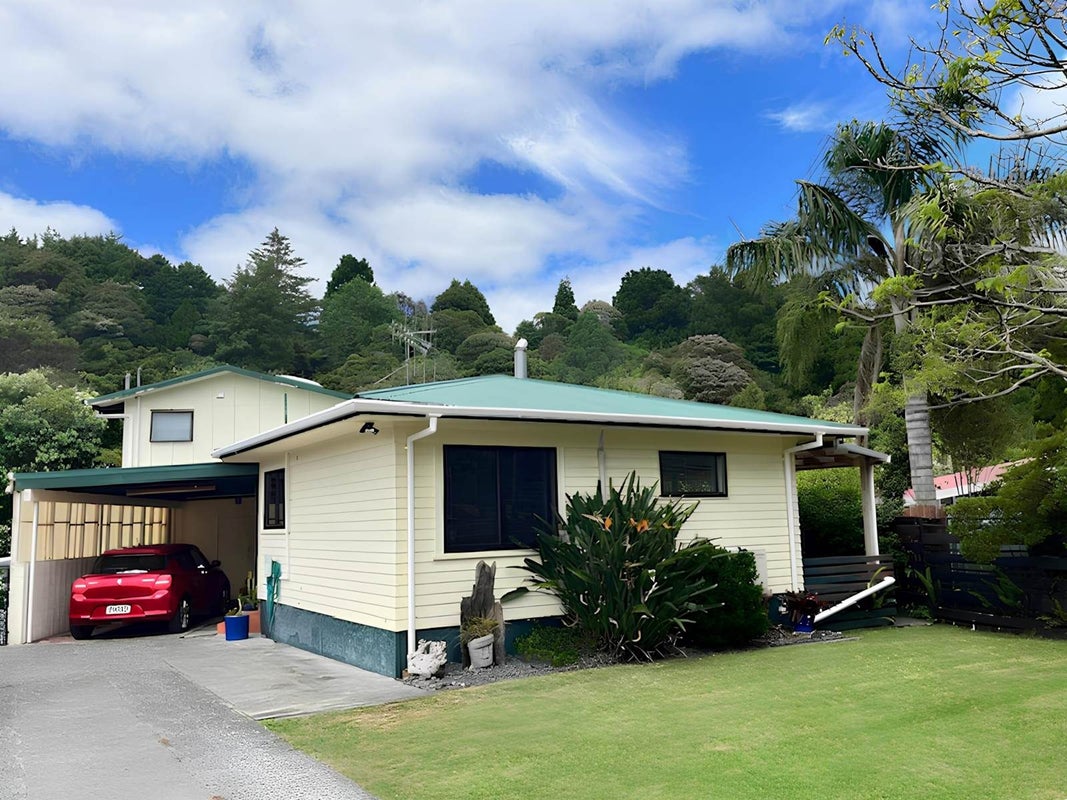 19 Ranfurly Place, Kamo, Whangarei - Carousel 1