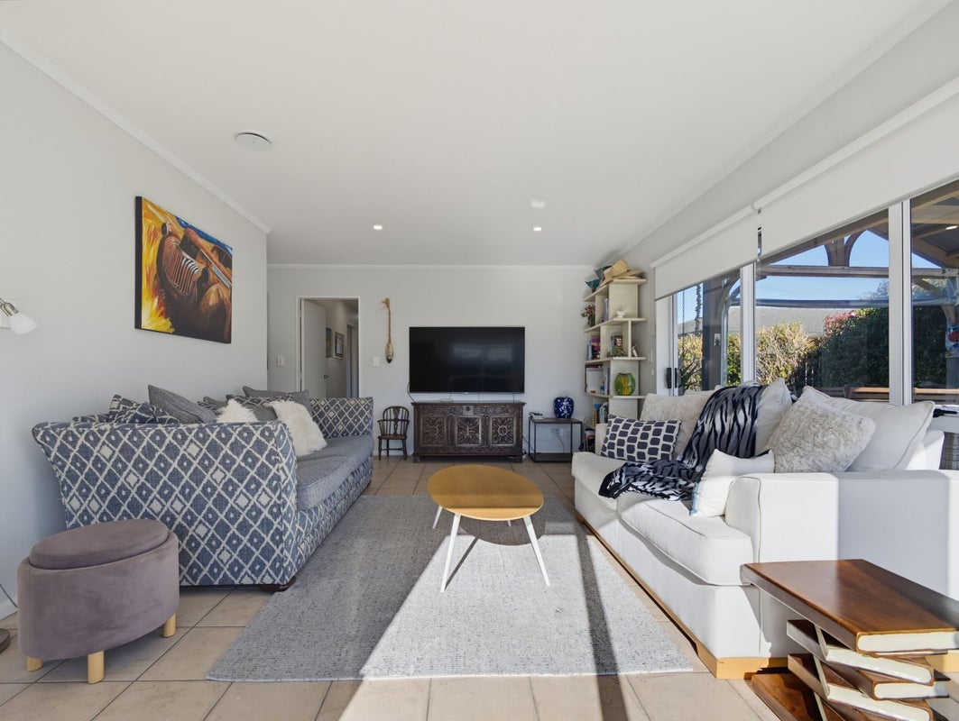 9 Dalton Drive, Papamoa Beach, Papamoa - Carousel 2