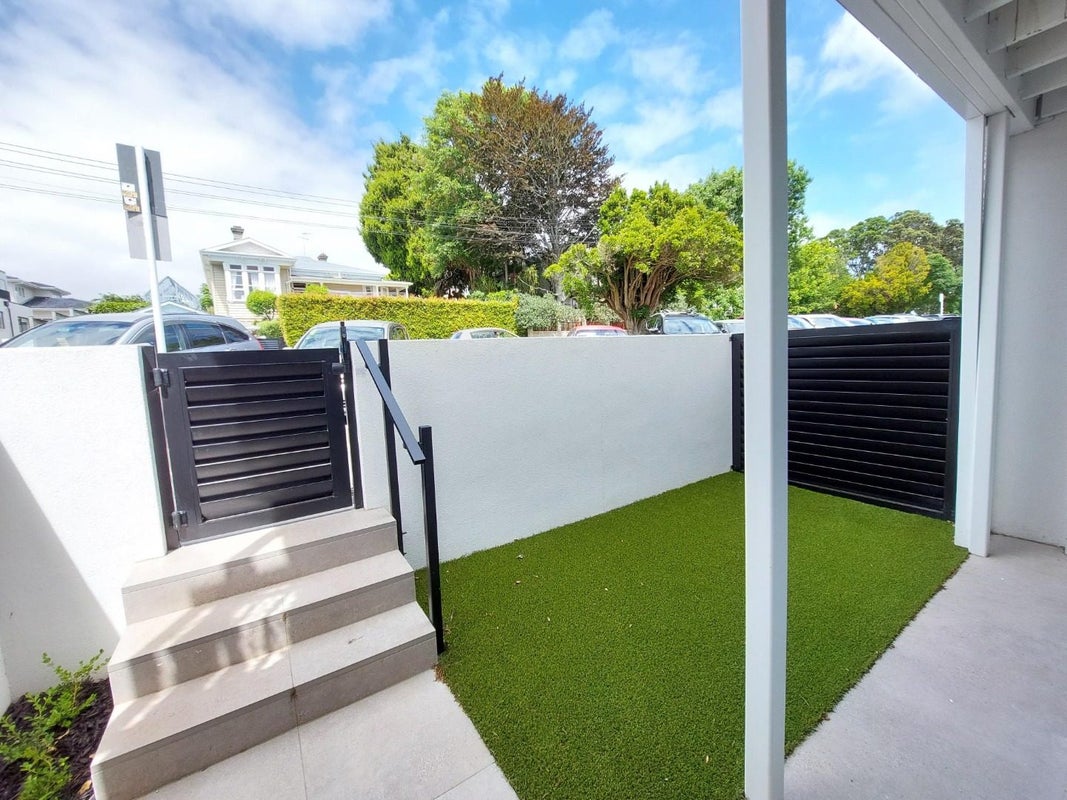 30C Claude Road, Greenlane, Auckland - Carousel 20
