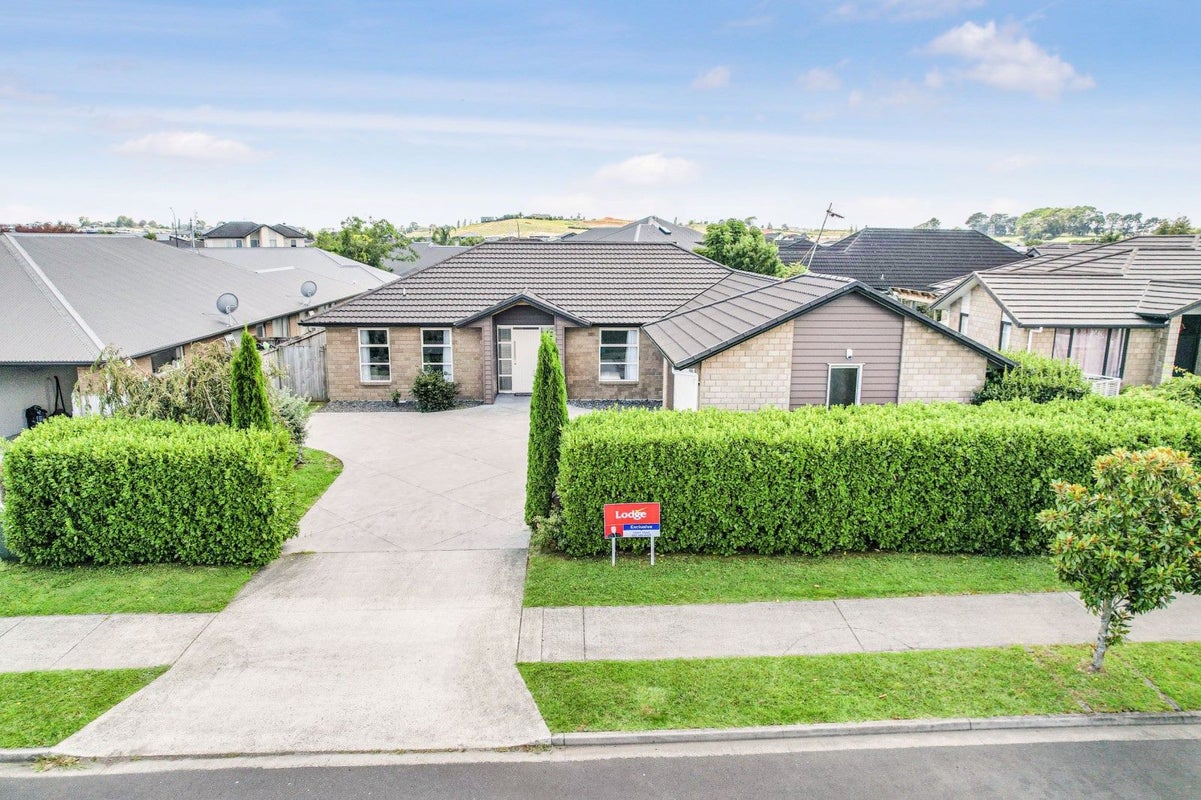 3 Sirius Crescent, Rototuna North, Hamilton - Carousel 1