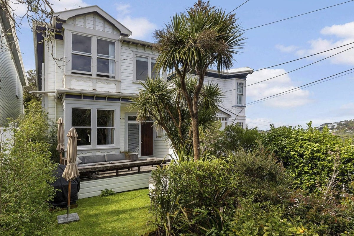 43 Grove Road, Kelburn, Wellington - Carousel 1