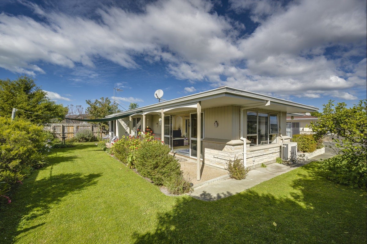 4/8 Peddie Street, Taradale, Napier - Carousel 1