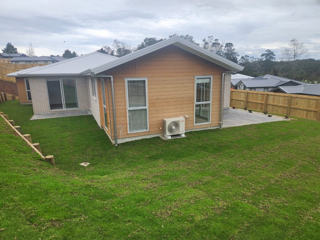 1 Monterey Rise, TE KAMO, WHANGAREI - Carousel 17